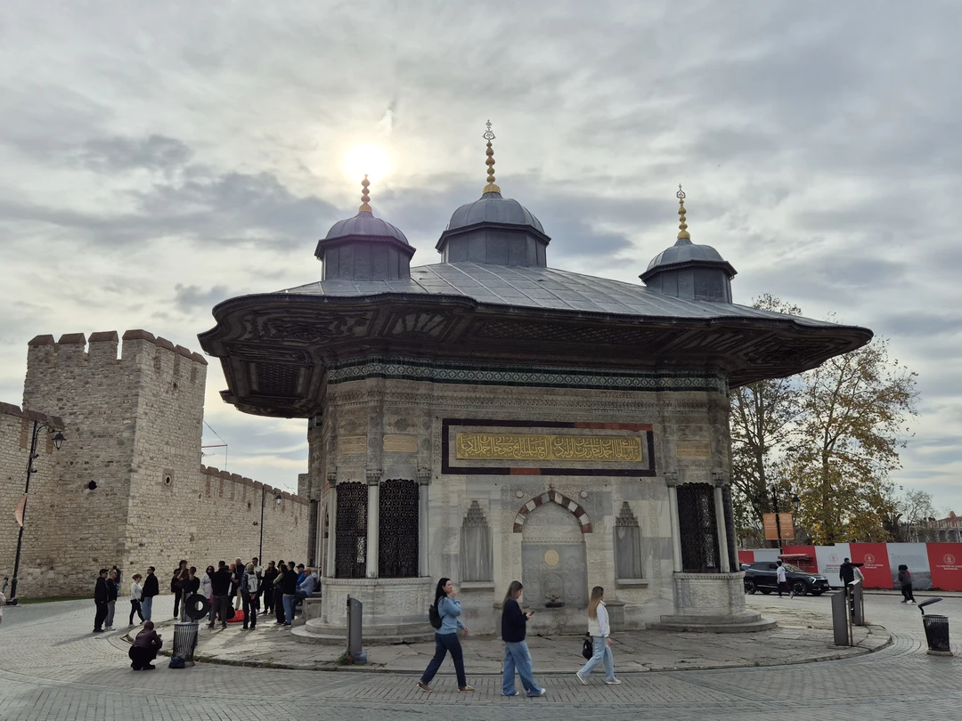 Хочу выразить огромную благодарность гиду Адэму за прекрасную экскурсию по Стамбулу! Это был идеальный день, наполненный открытиями