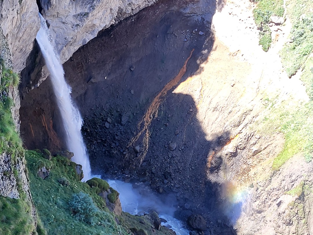 Поездка на Джилы-Су - это совершенно необыкновенное путешествие. Сама дорога считается одной их самых живописных в