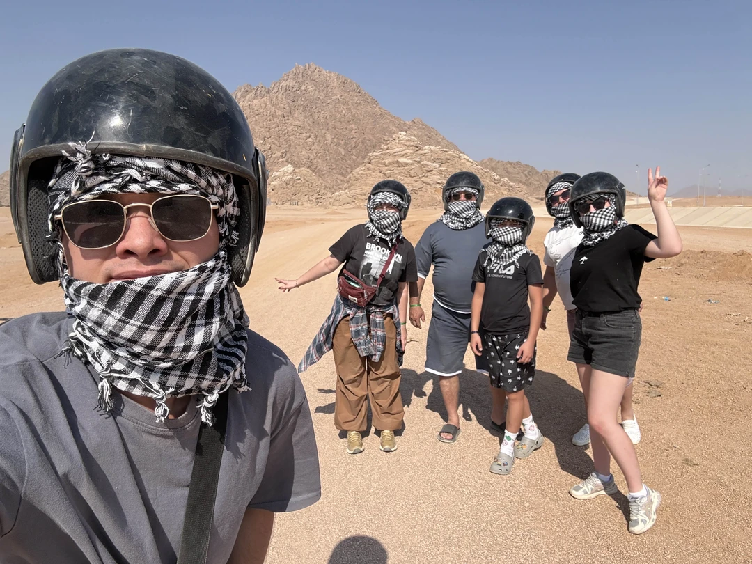 Остались в полном восторге от сафари на квадроциклах! Всё было организовано на высшем уровне: четкая организация