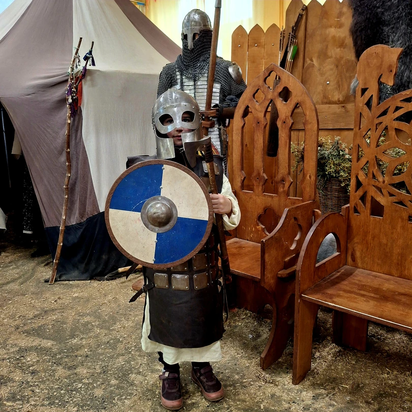 Посетили данное мероприятие 30 октября 2025 г. Полное погружение в средневековье, очень интересные рассказы об оружиях