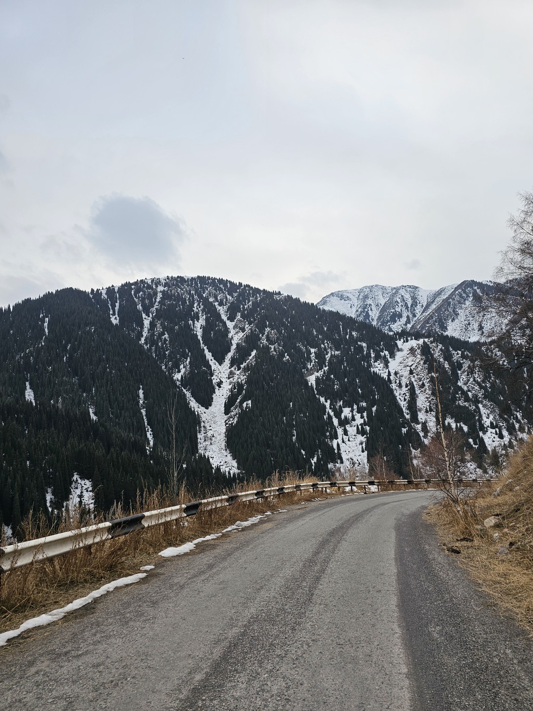 Невероятное путешествие к красивейшему озеру! Рустему благодарность за общение,поддержку,заботу и юмор! Первый раз в горах, с