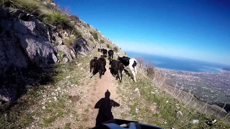 Сельская жизнь в сицилийских горах (на вашем авто из Палермо)