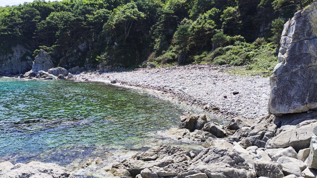 Великолепное уединённое место, стоящее, чтобы его посетить. Огромное спасибо Виталию, что привёл туда, показал то, что