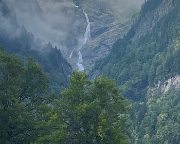 Утро в горах, водопад, самшитовый лес и завершение в Сухуме