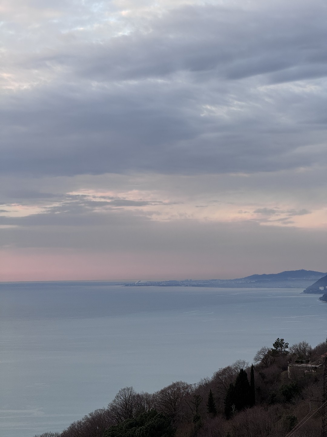 Решила организовать себе индивидуальную экскурсию на день рождения к озеру Рица. Это было отличное решение и