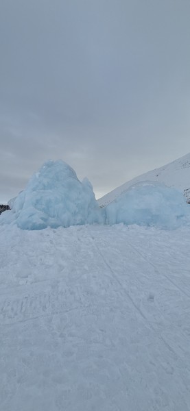 Ездили с дочкой на эту экскурсию. Очень понравилось! Нам повезло с гидом Сергеем!!! мега- позитивный человек