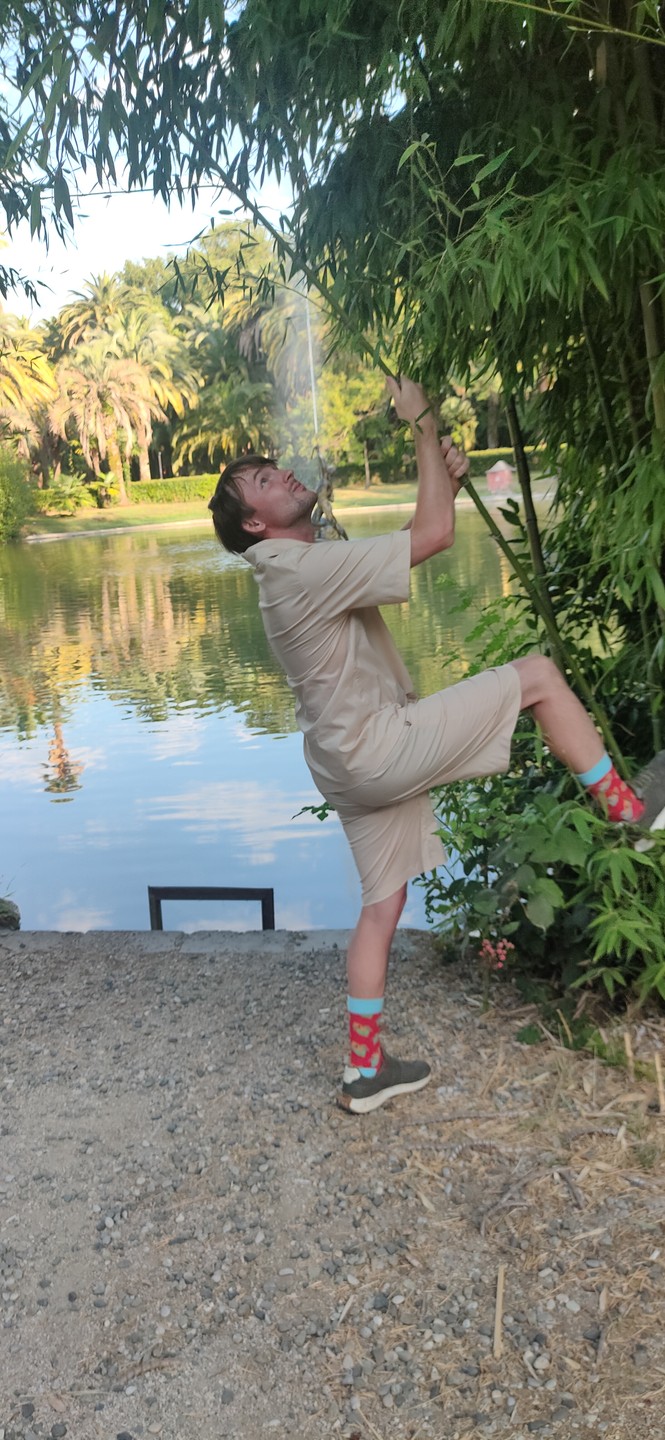 Мадина лапочка под рассказ её сказок про Абхазские достопримечательности я даже успел поспать и восстановить силы