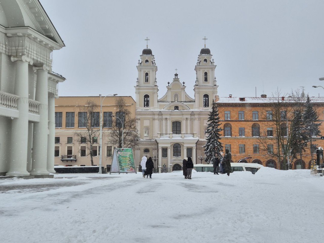 Бронировали групповую экскурсию, а получилась индивидуальная для 2-х человек. Не смотря на экстремальные для Минска погодные