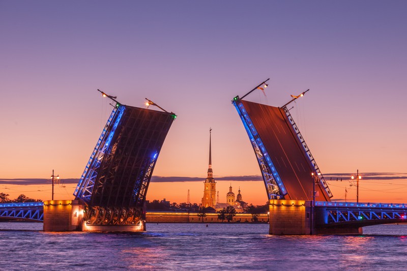 Ночная прогулка на катере к разводным мостам