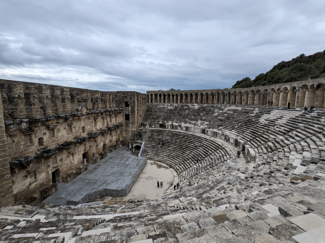 Очень понравилась экскурсия! Все переезды и отели были комфортные и тёплые, что было немаловажно зимой. Лютфи