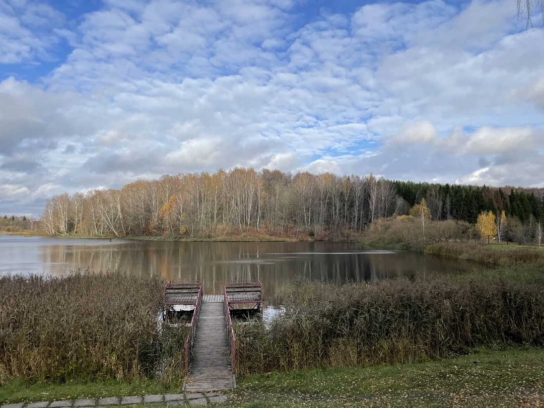 Планируя маршрут на короткое путешествие всегда рассматриваем экскурсии не только по городу, но и интересные места рядом