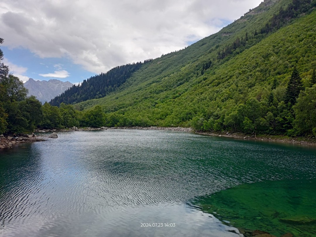 Экскурсия удалась. Максим интересный рассказчик, грамотно организовал последовательность передвижений и локаций (успели на канатку). Хоть путь