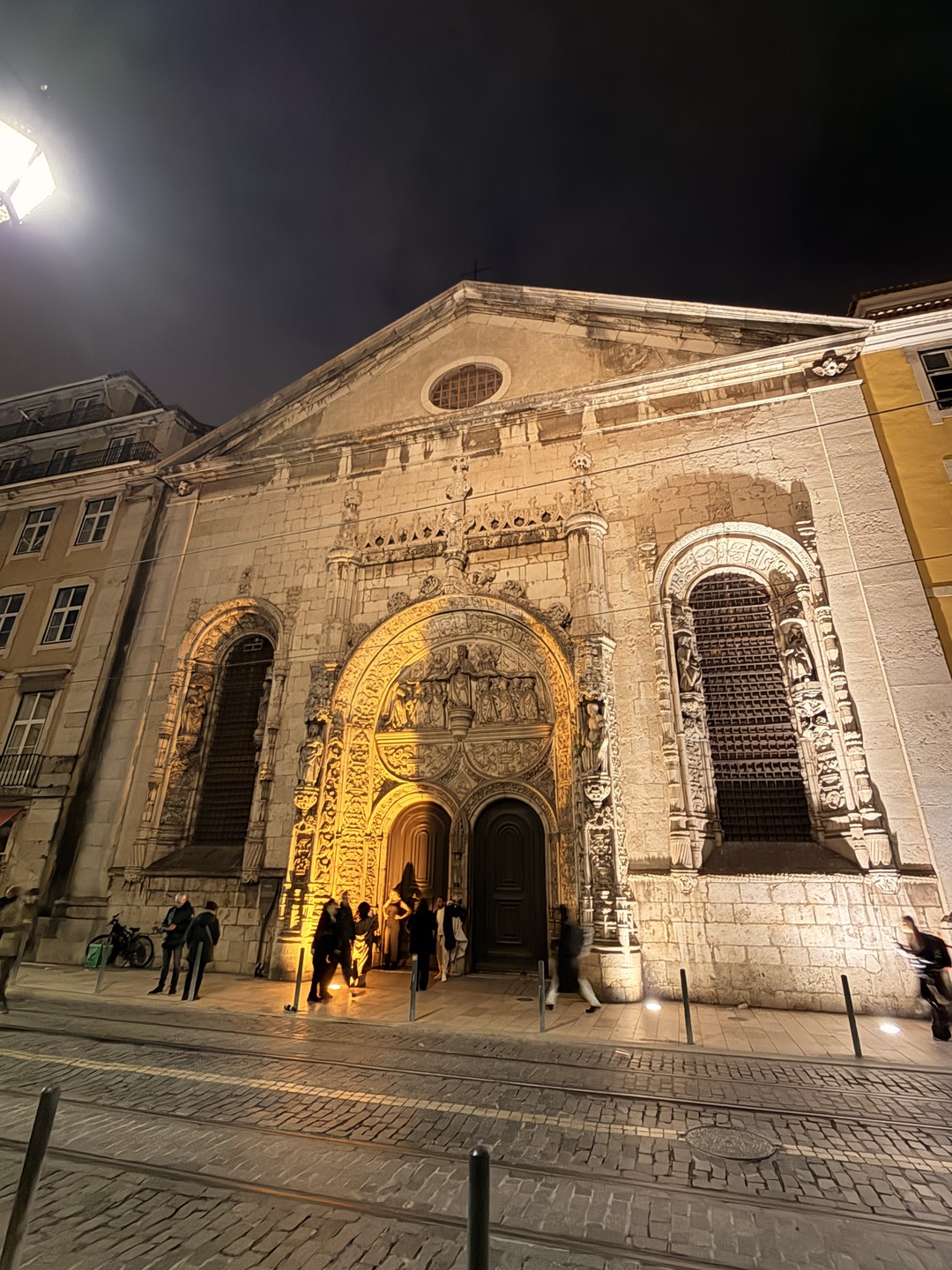 Спасибо Елене за душевную атмосферу, очень интересное путешествие по вечернему городу и новые знания о прекрасном Лиссабоне