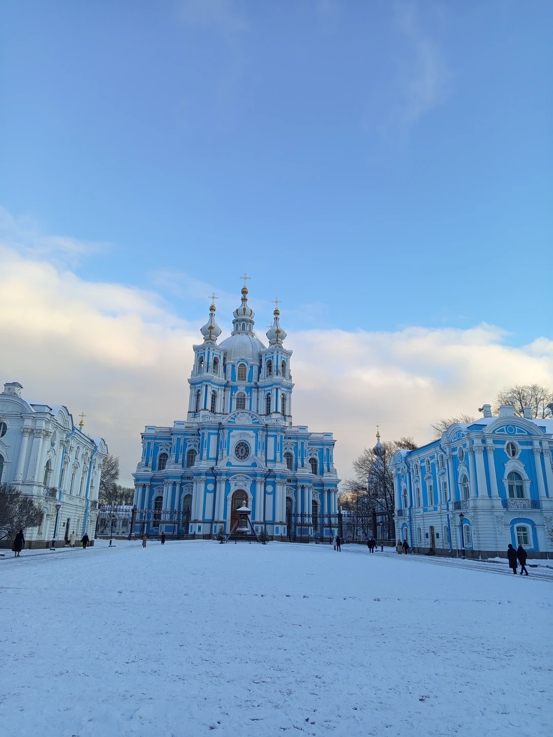 Были вдвоем с подругой на данной экскурсии в сопровождении Александры. Очень приятная, интересная девушка, которая на