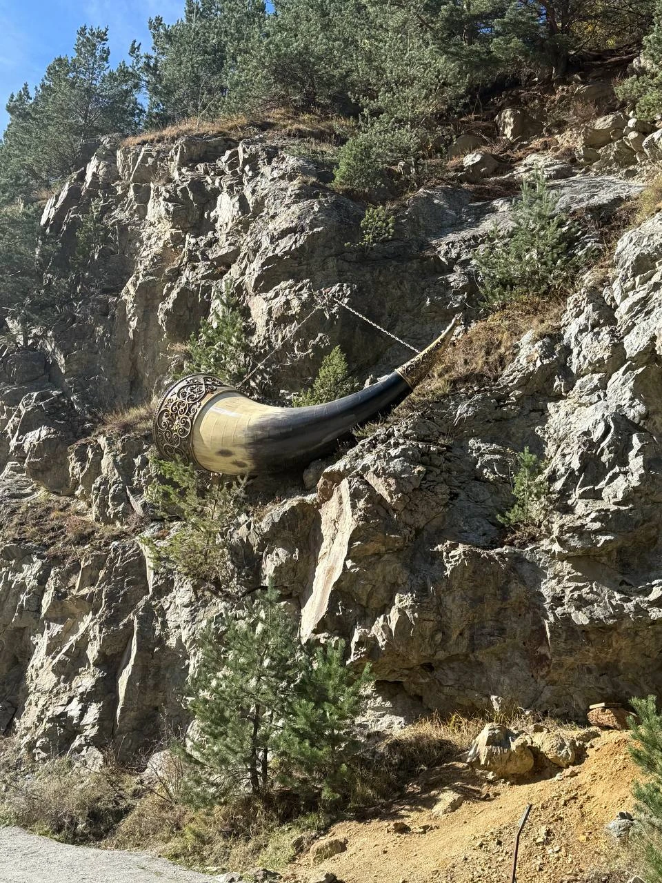 Хочу выразить особую благодарность гиду Георгию. Поездка была замечательная. Много интересной информации,исторических данных. Погода прекрасная, солнце