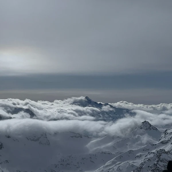 С Эльбруса начинается небо