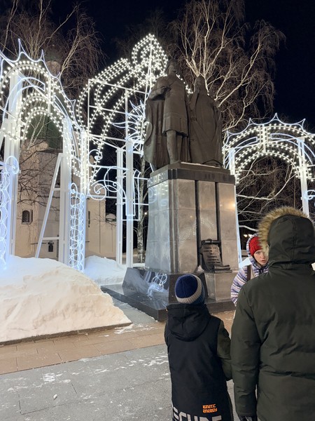 Очень понравилась экскурсия-квест! Светлана прекрасный расказчик, дети слушали с открытыми ртами:))) Интересная подача материала- за поиском