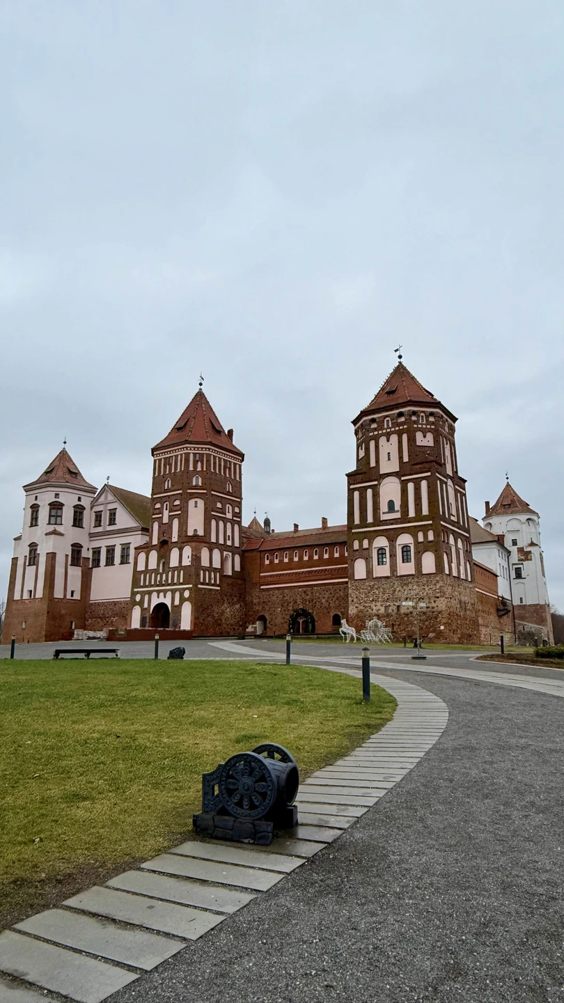 Замки Беларуси: групповая экскурсия в Мир и Несвиж из Минска (Юлия)