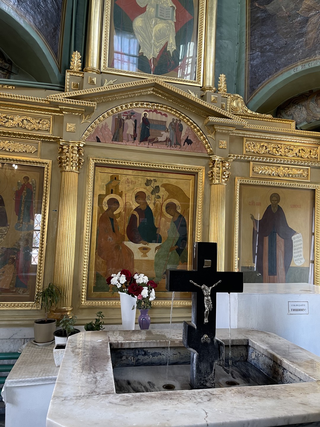 Очень понравилась поездка в Лавру, погода была отличная, фото получились хорошие. Всё успели посмотреть. Величие и