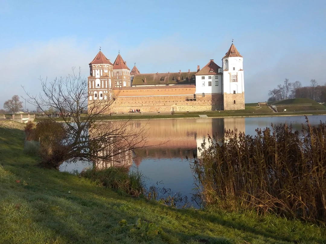 Групповая экскурсия в замки Мир и Несвиж (обед включен) (Надежда)