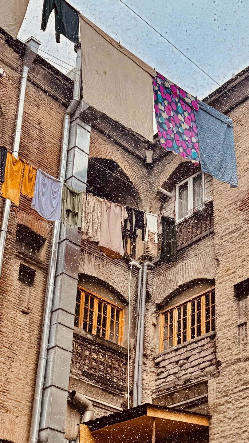 Гид Артур прекрасный рассказчик с отличным знанием по Тбилиси. Показал много интересных мест, поведал грузинские легенды