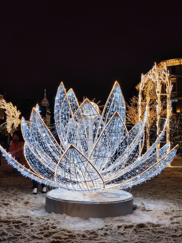 Рождественские истории на главных площадях Петербурга