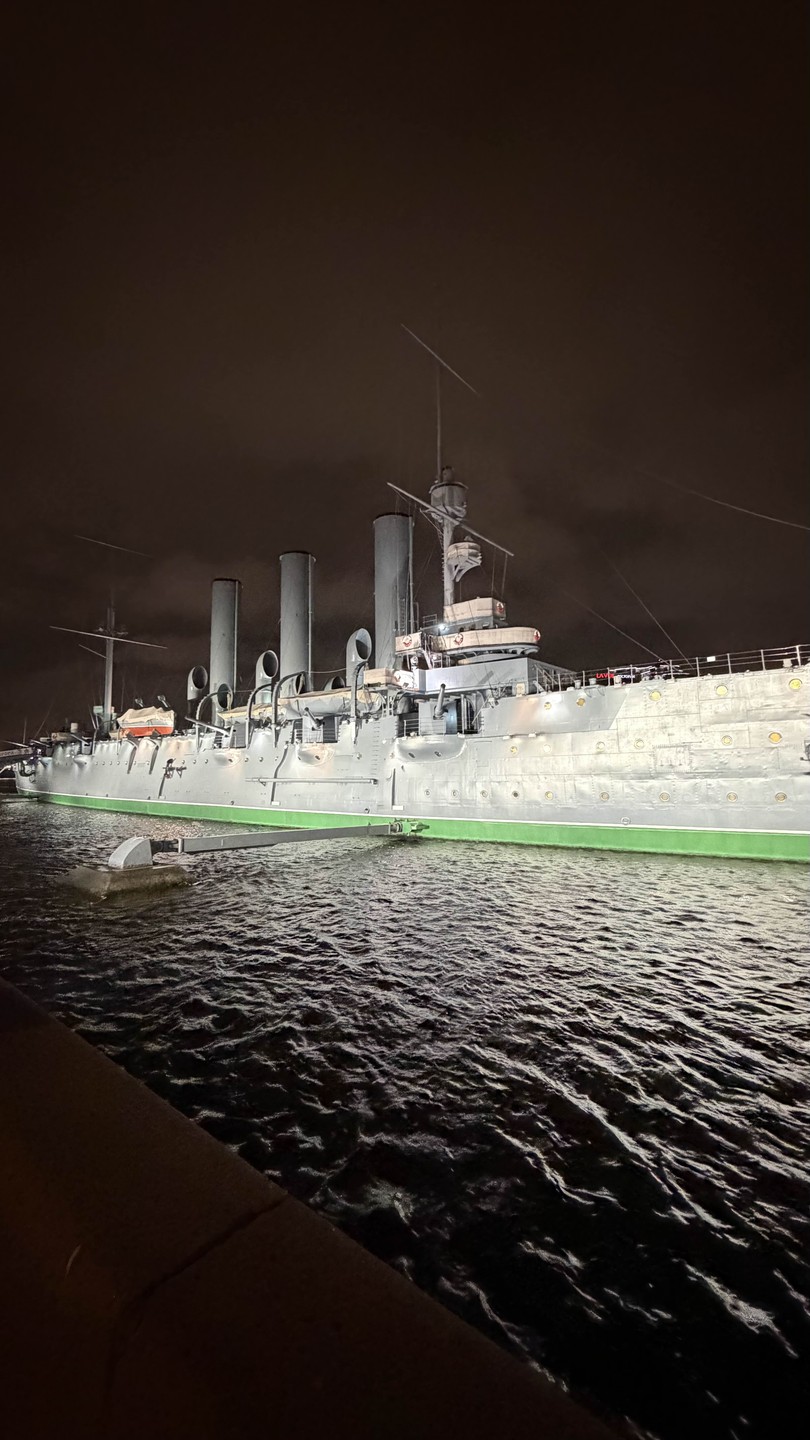 Великолепная экскурсия! Восторг!!! Понравилось всё: глубина знаний, тёплая манера подачи и готовность ответить на любые вопросы.