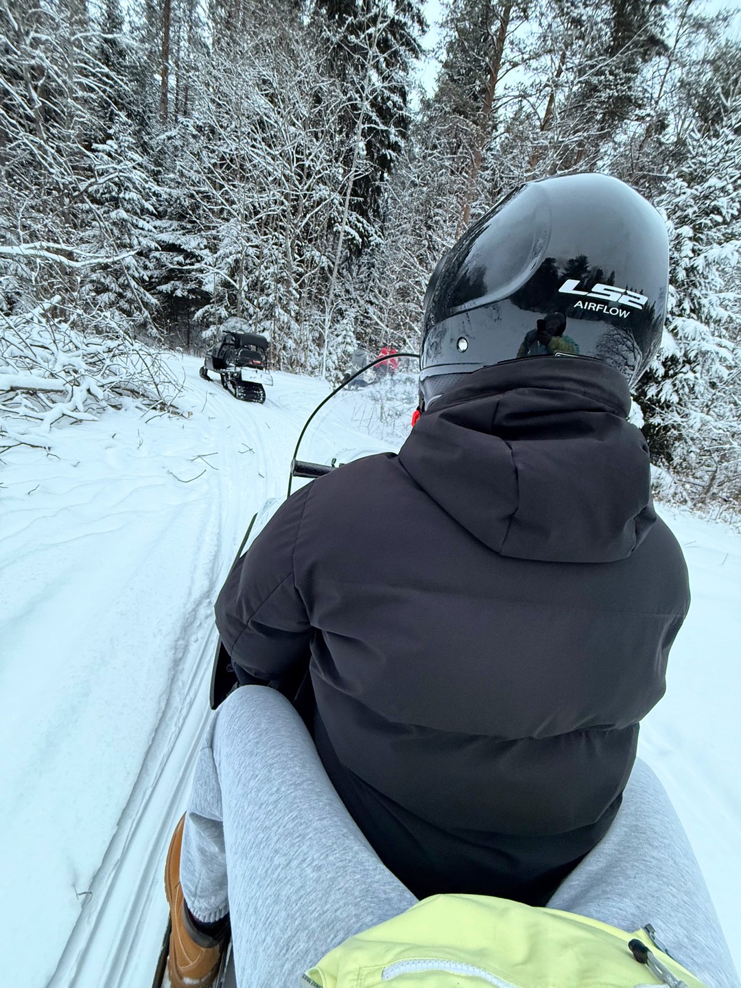 Катались на снегоходе первый раз, на инструктаже все понятно объяснили, все очень понравилось, провели по красивому маршруту, спасибо за организацию