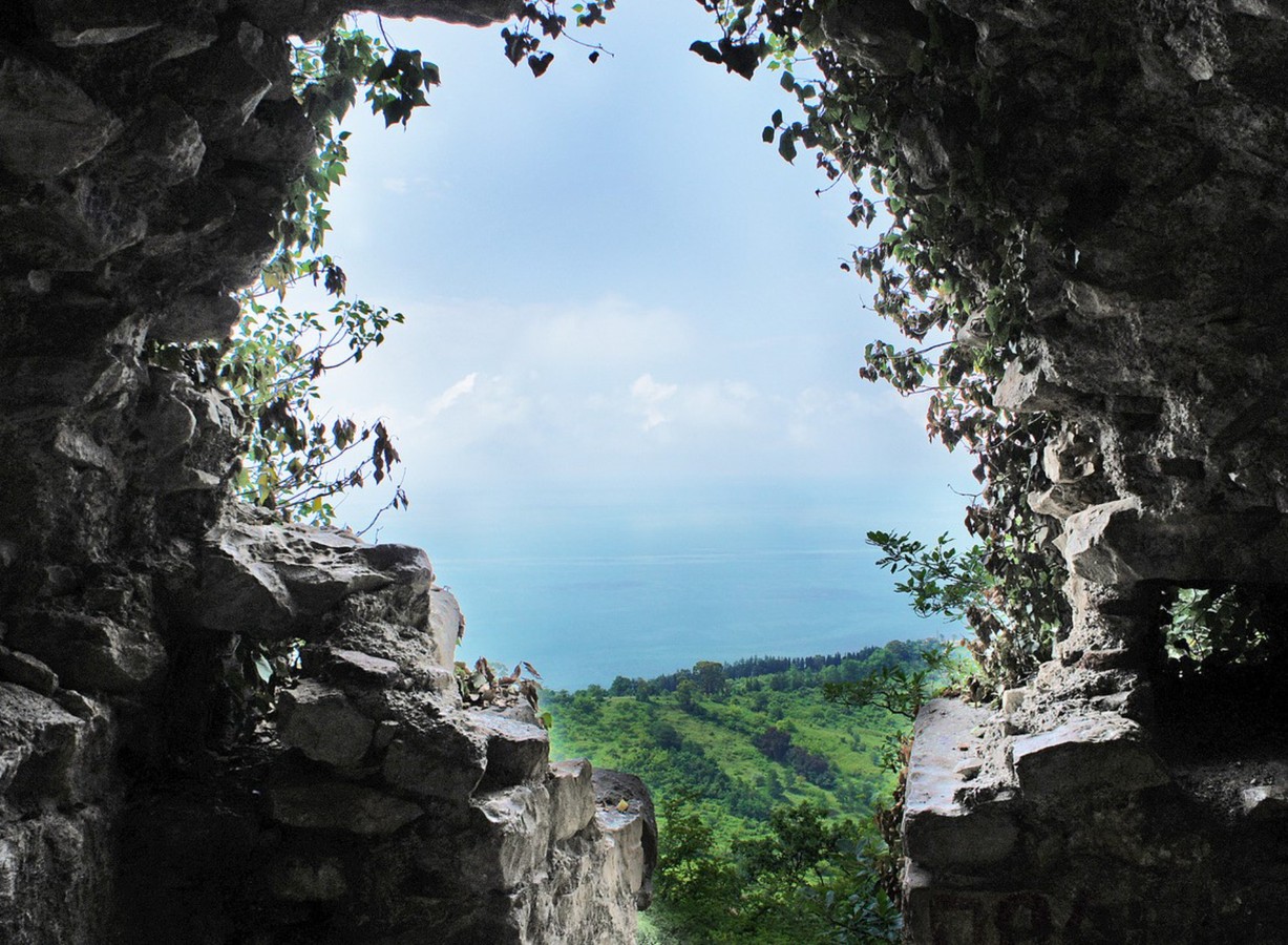 В Новый Афон - из Сочи, Адлера или Красной Поляны