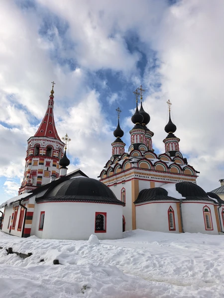 Отличная экскурсия! Ольга лаконично рассказала основные моменты, показала красивые виды. Не скучно и не занудно 🙂