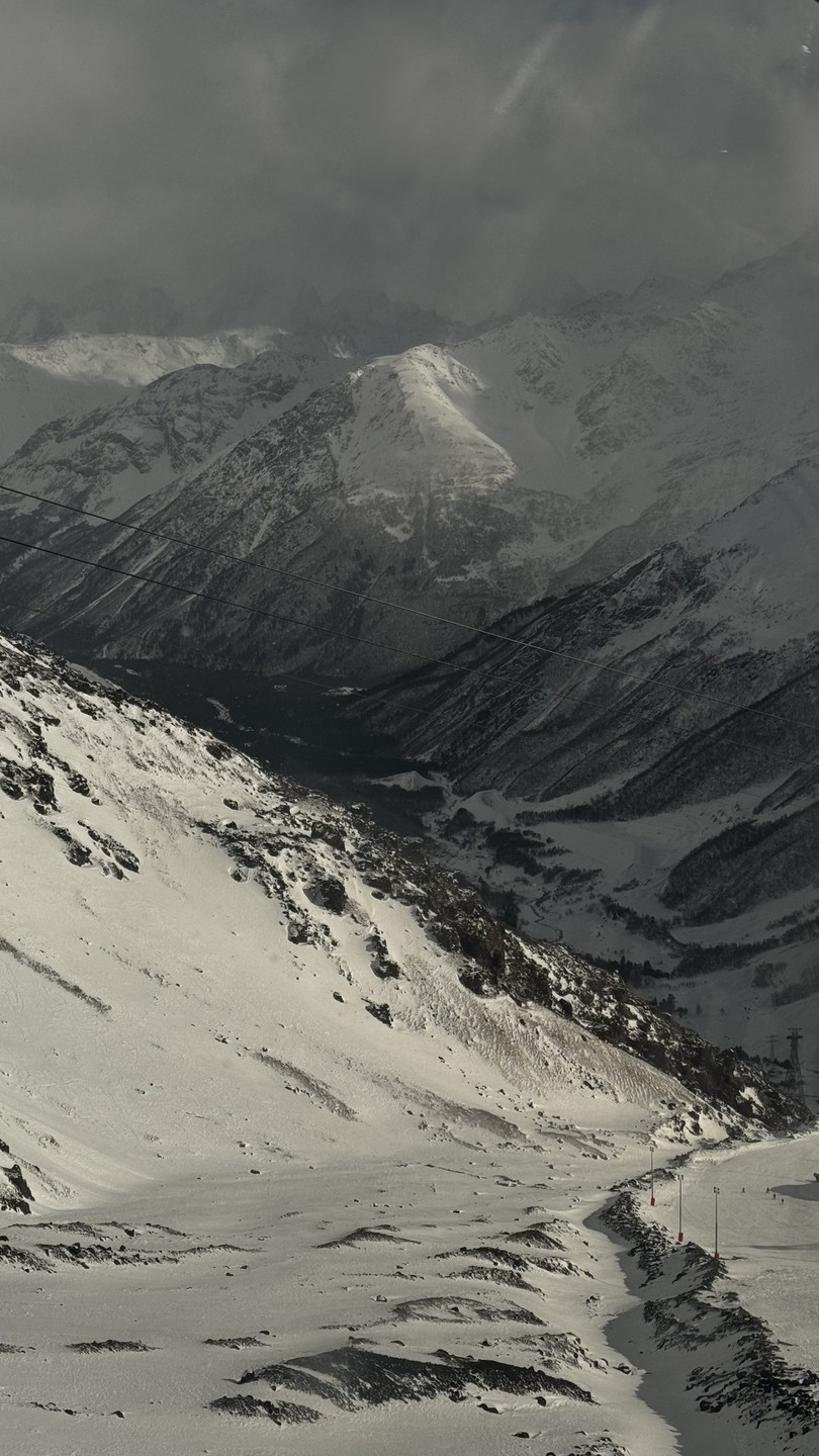 Эльбрус + озеро Гижгит + Поляна нарзанов из Кисловодска (игорь)