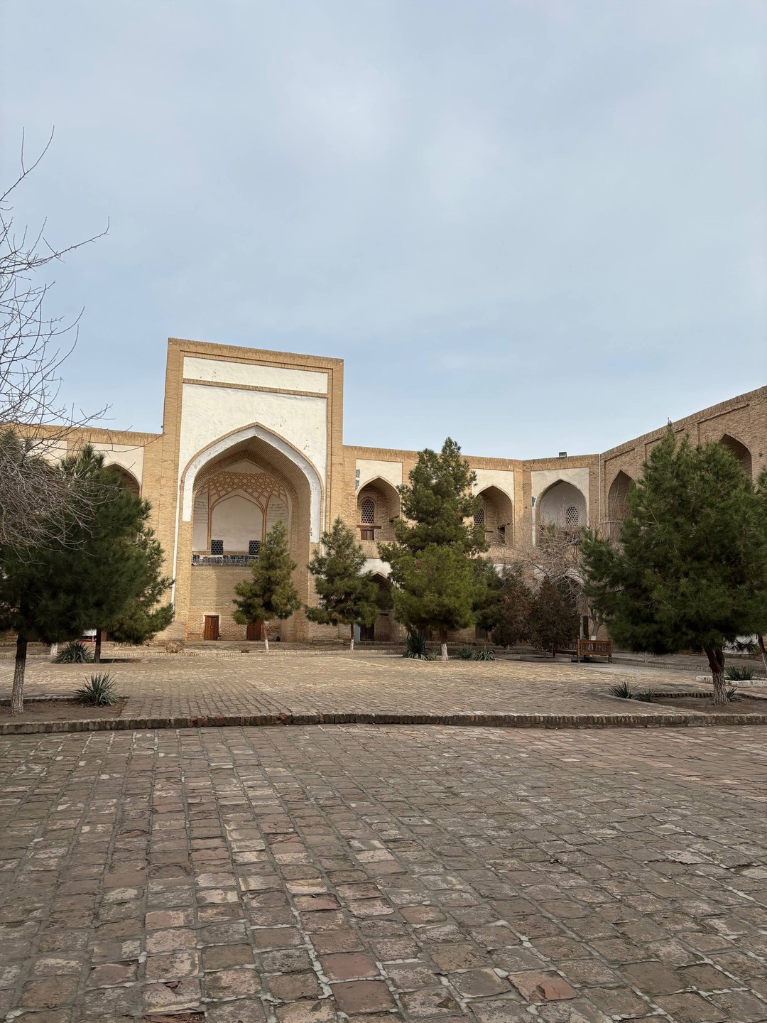 Очень понравилась экскурсия. Спасибо большое Асилбеку. Погрузил в историю Бухары на все 100%. Советую выбрать эту экскурсию!