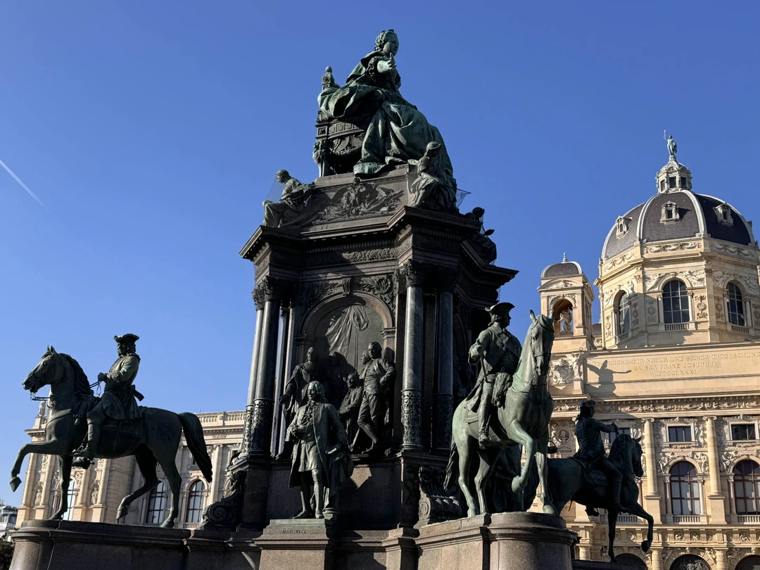 Если желаете не только получить множество интересных впечатлений о Вене, но и получить заряд положительных эмоций