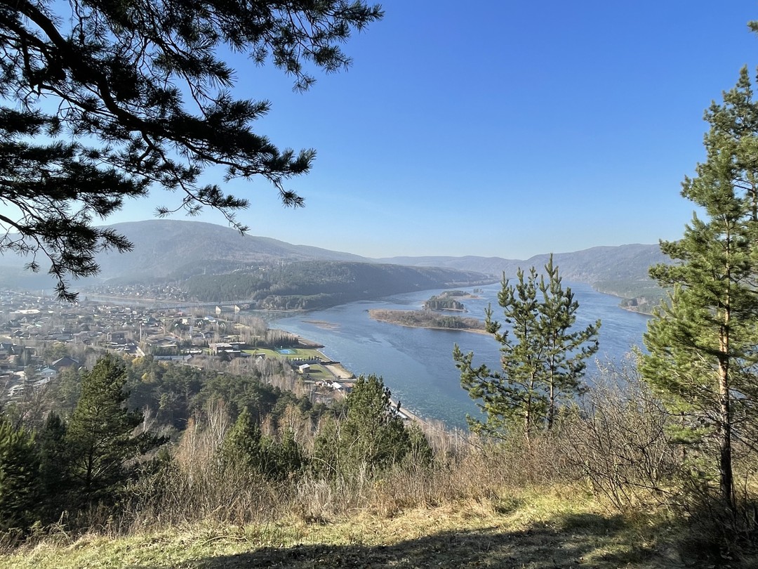 Красноярская ГЭС, Столбы и панорама города (Марина)