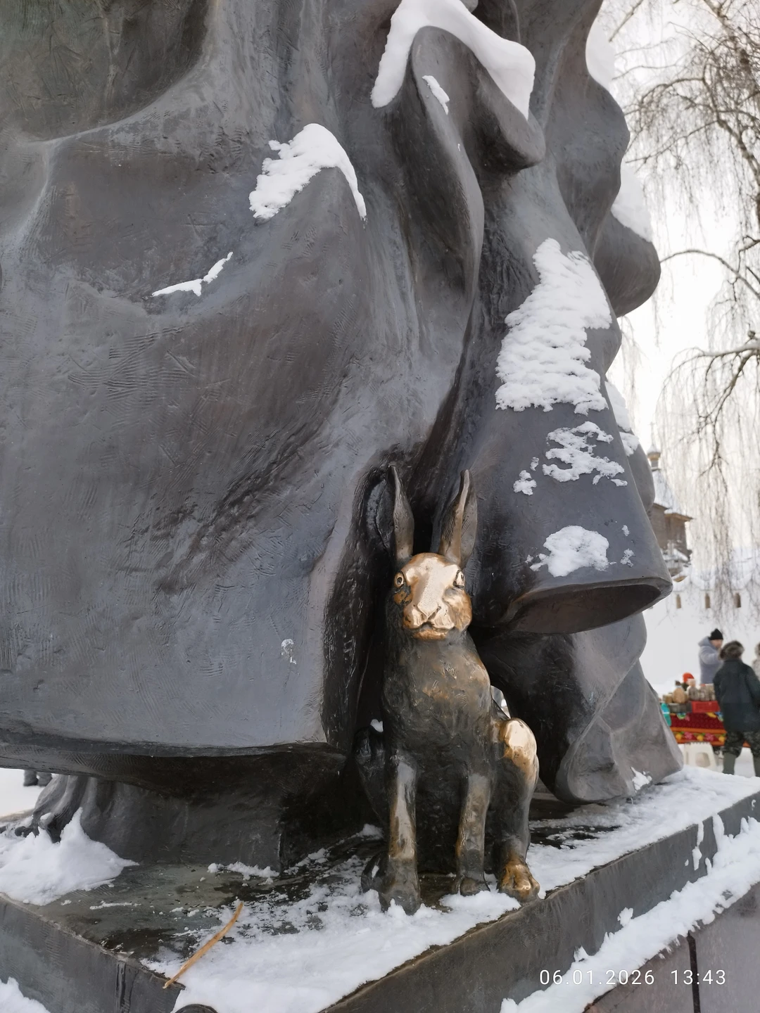 Повезло с экскурсоводом-Анной, позитивно заряженный человек, подача исторических материалов в максимально доступной форме, с юмором. Если