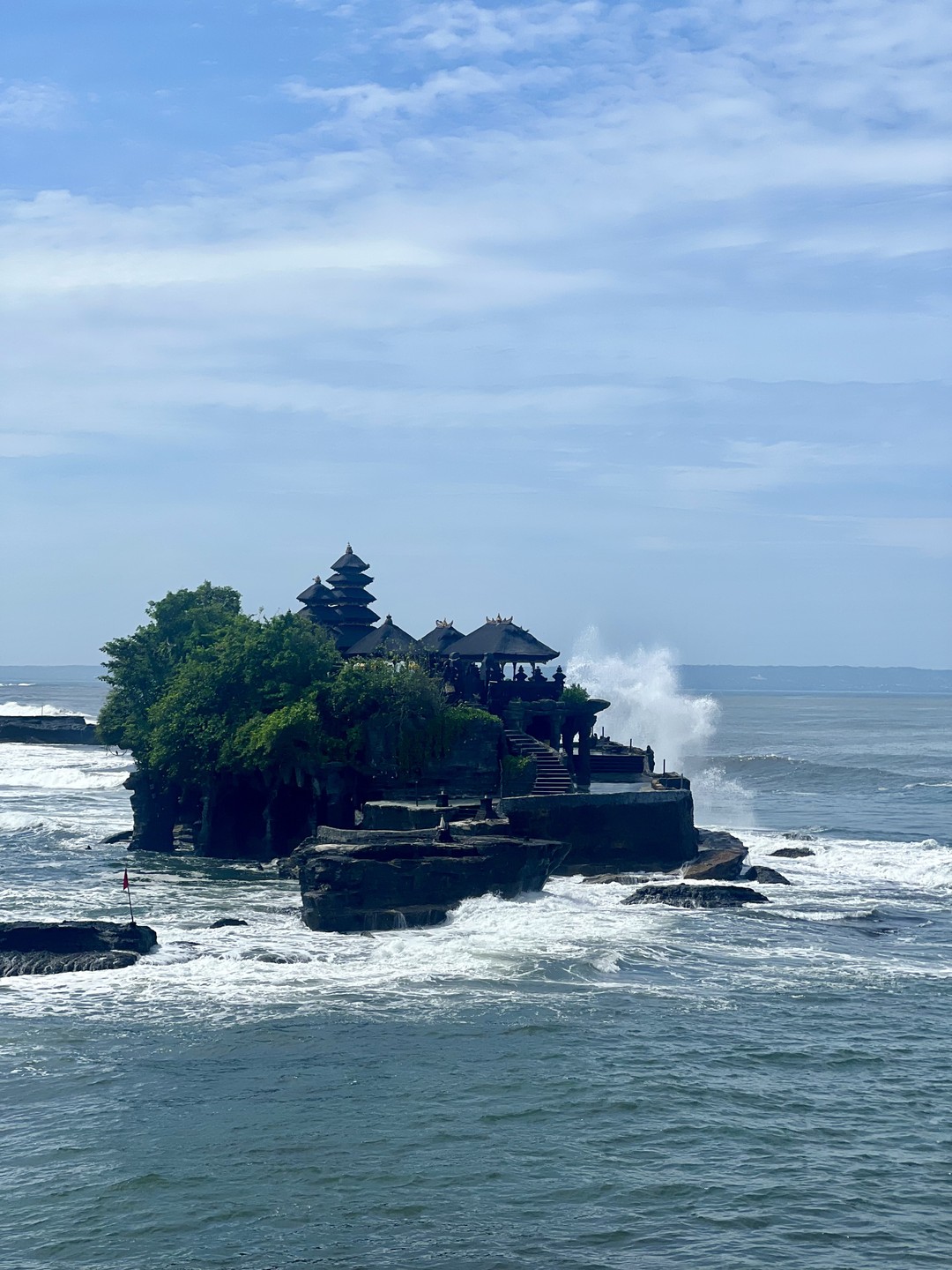 Экскурсия была потрясающей! Ваян чудесный рассказчик и веселый человек! Отлично говорит по-русски. Экскурсия не оставила нас