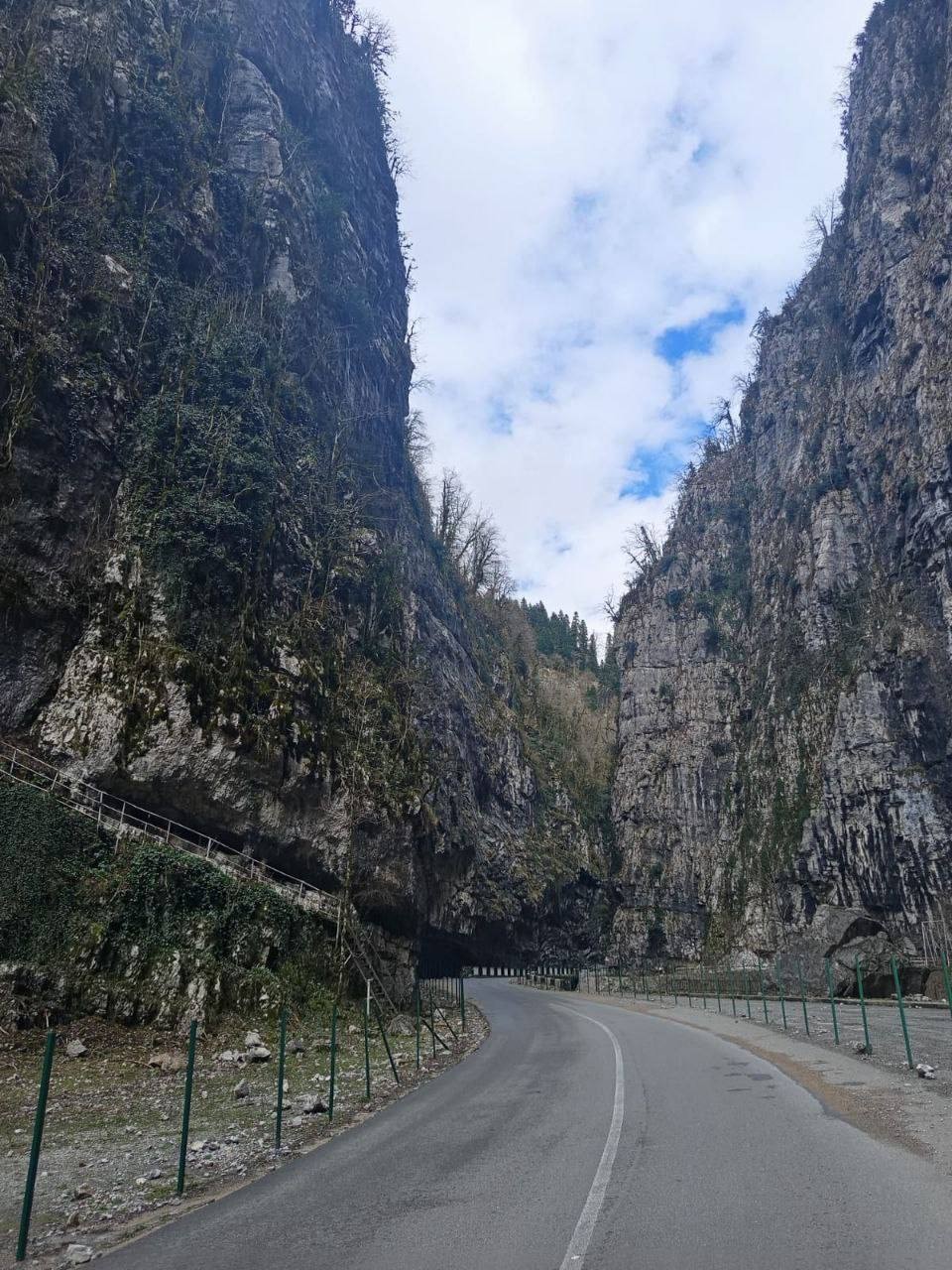 Это была бесподобная экскурсия! Я не первый раз в Абхазии и бывал уже на Рице, но