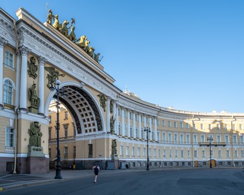Автобусная экскурсия по главным символам Петербурга и посещение музея на выбор