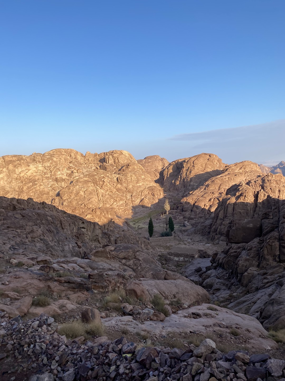 Очень интересная и содержательная экскурсия. Море положительных эмоций и настоящее приключение. Гид Абдул - один из