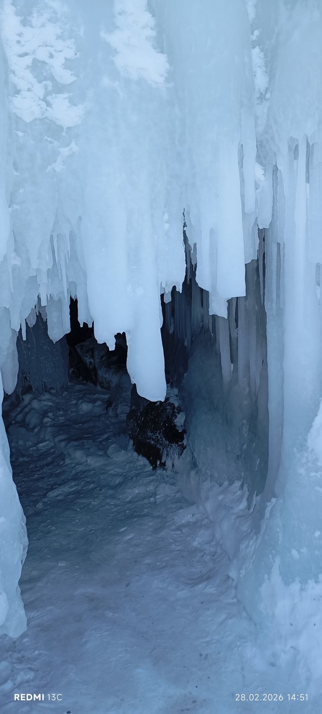 Сама экскурсия была отличная. Но всё впечатление испортил автобус, на котором мы выехали из Улан-Удэ. Пока