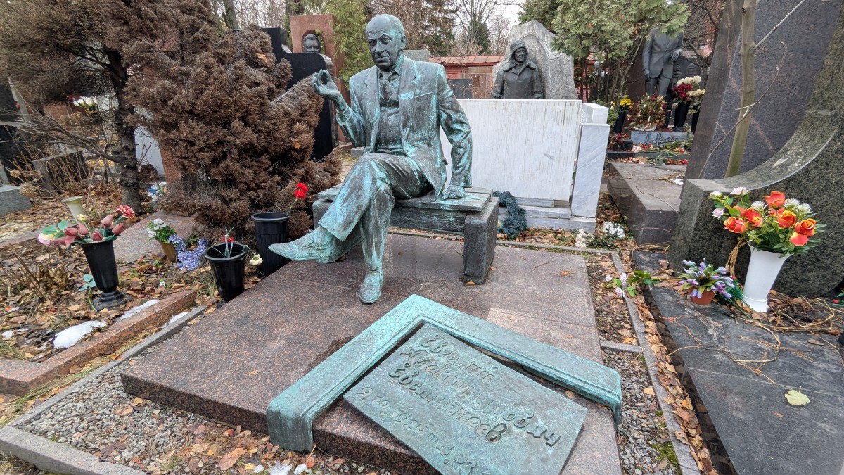 Главное изображение экскурсии - Новодевичье кладбище: легендарные имена в отражении истории