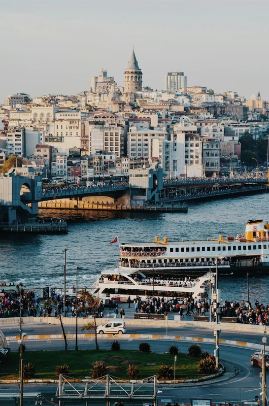 Исторический и современный великолепный Стамбул