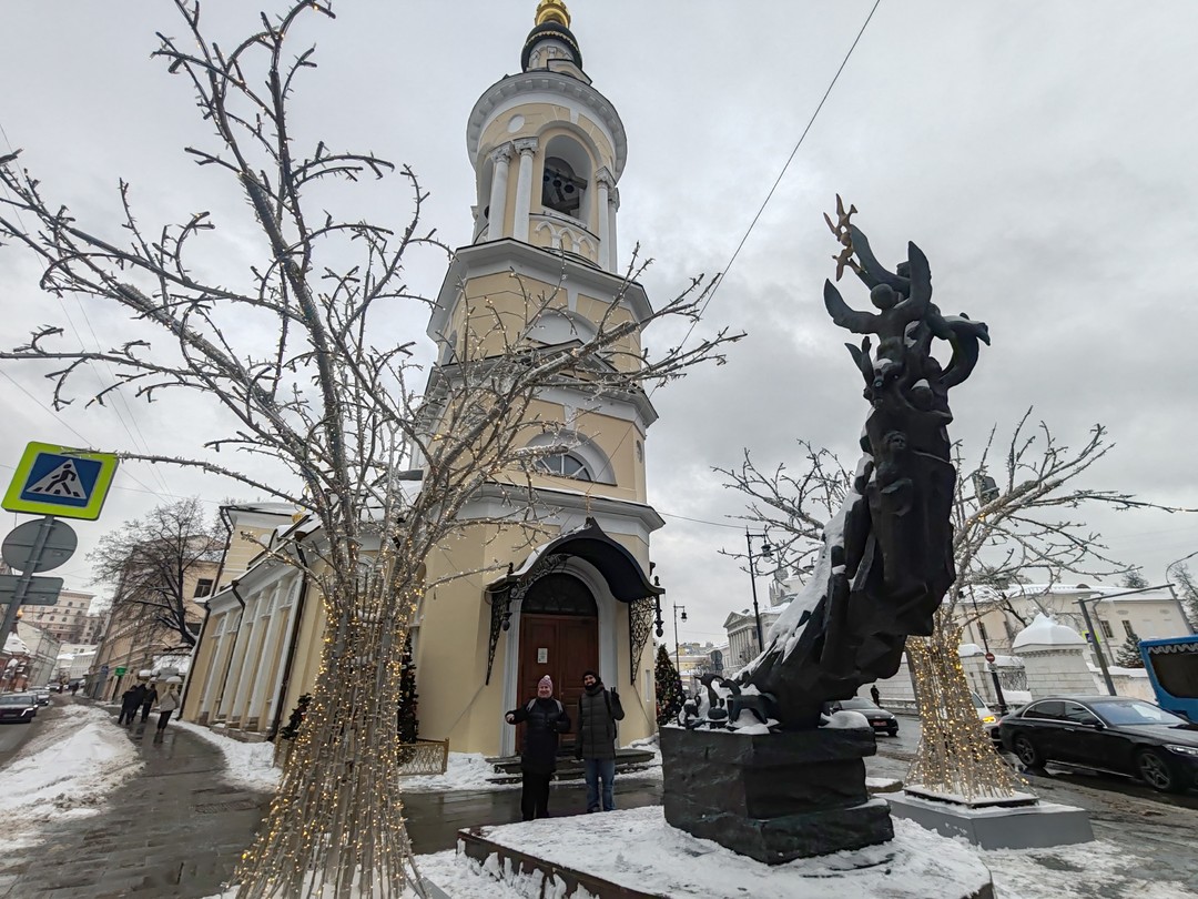 На днях ходили на экскурсию «Другая Москва: прогулка по Ивановской горке и Хитровке в формате „было