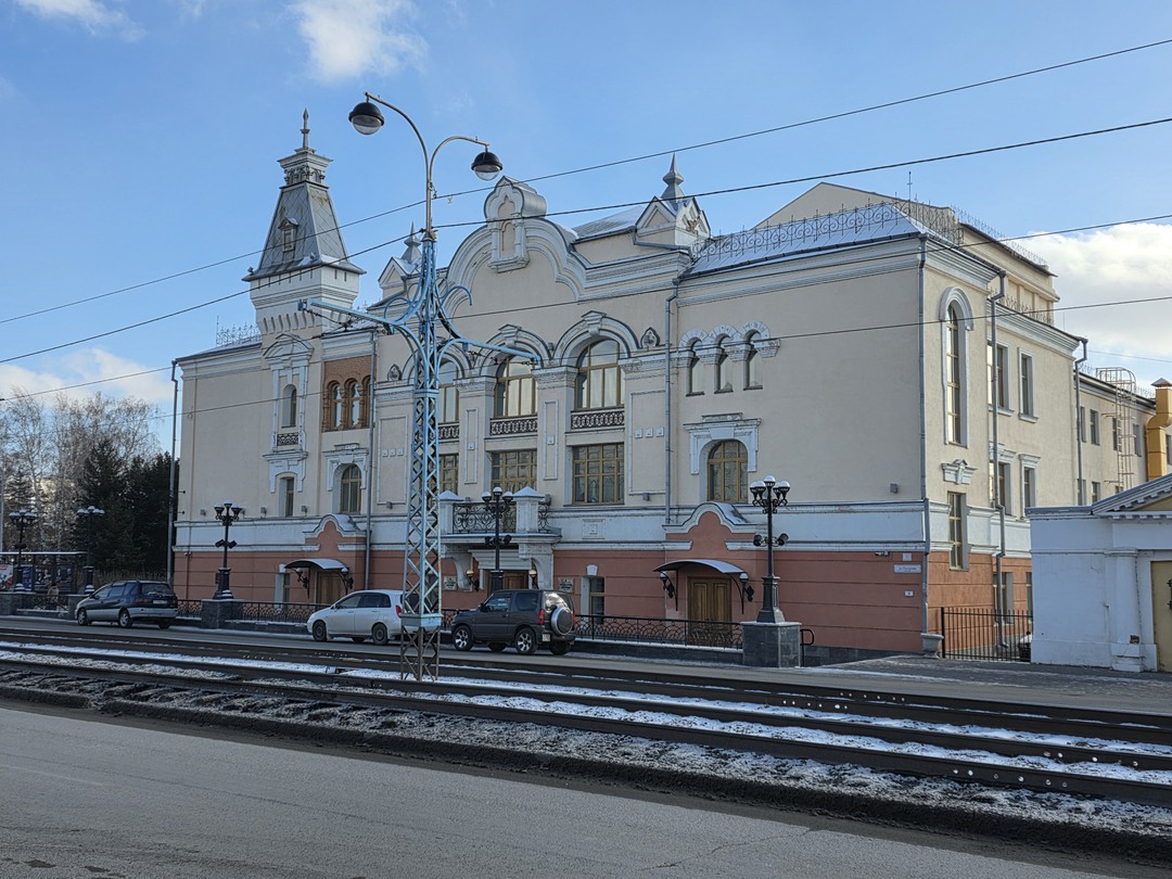 Отличная экскурсия. Юлия очень интересно рассказывает про город, причем это делает интерактивно, вовлекая участников, отвечает на