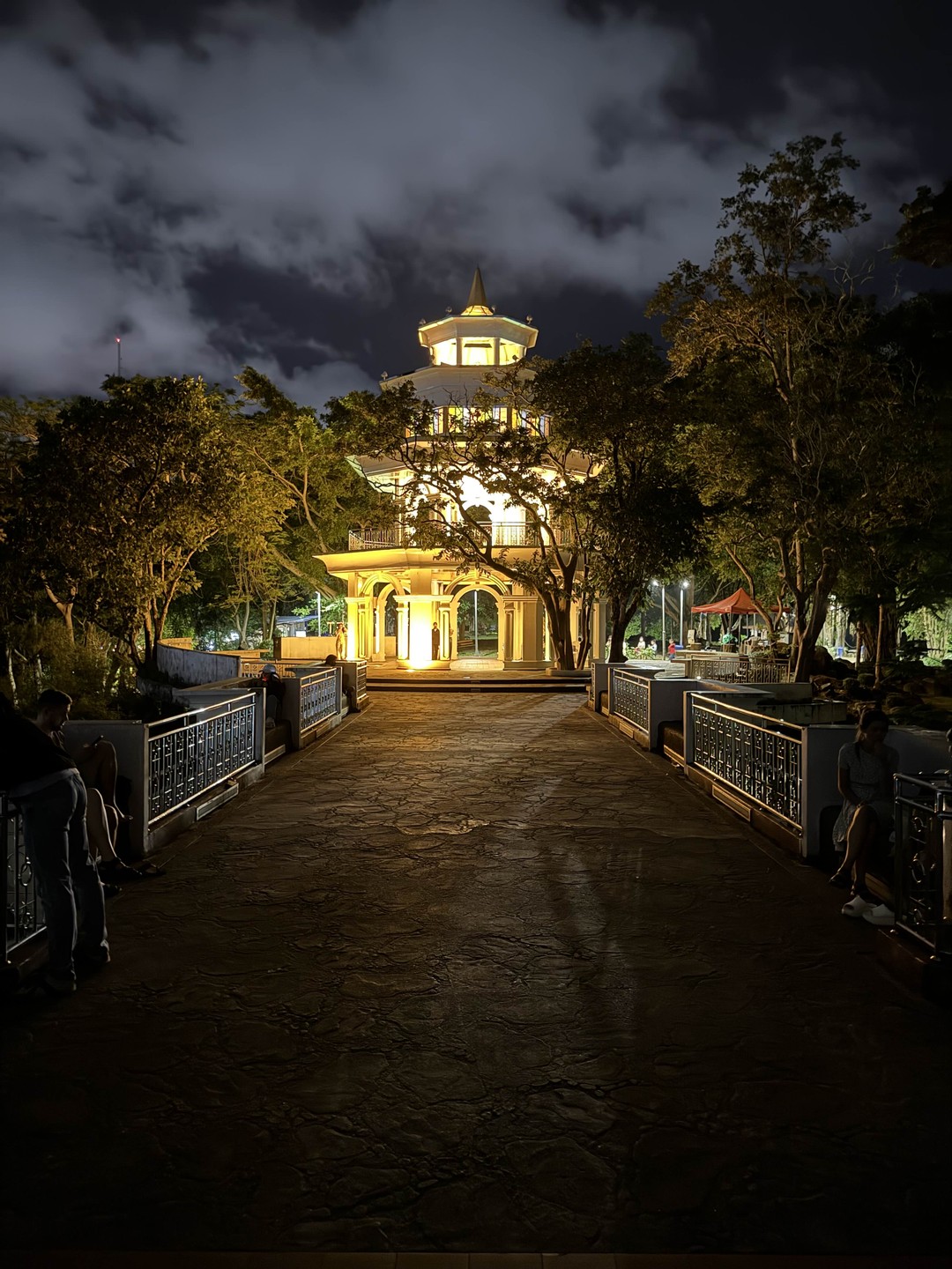 Всё отлично! Много интересных рассказов и удивительных мест. Отлично провели время!!!