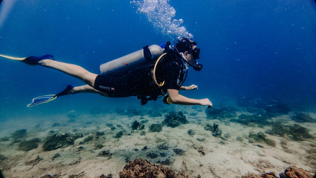 Сегодня у нас был опыт погружения с аквалангом и хочу поделиться своими впечатлениями. Всё прошло на высшем уровне!