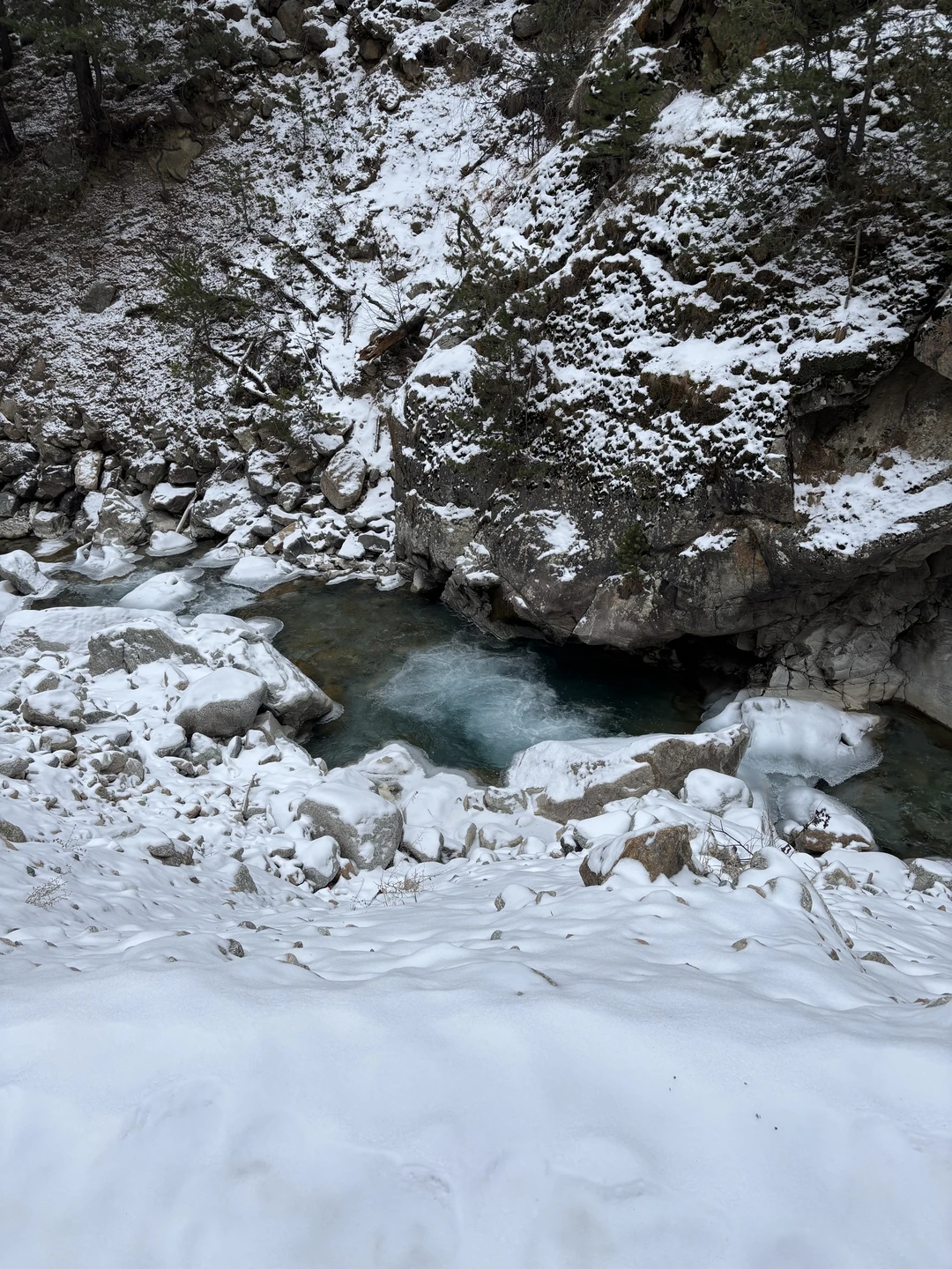 Очень понравилось экскурсия! Потрясающие живописные виды повсюду: и всю дорогу, и конечно же в местах остановок) Хотелось снимать все бесконечно