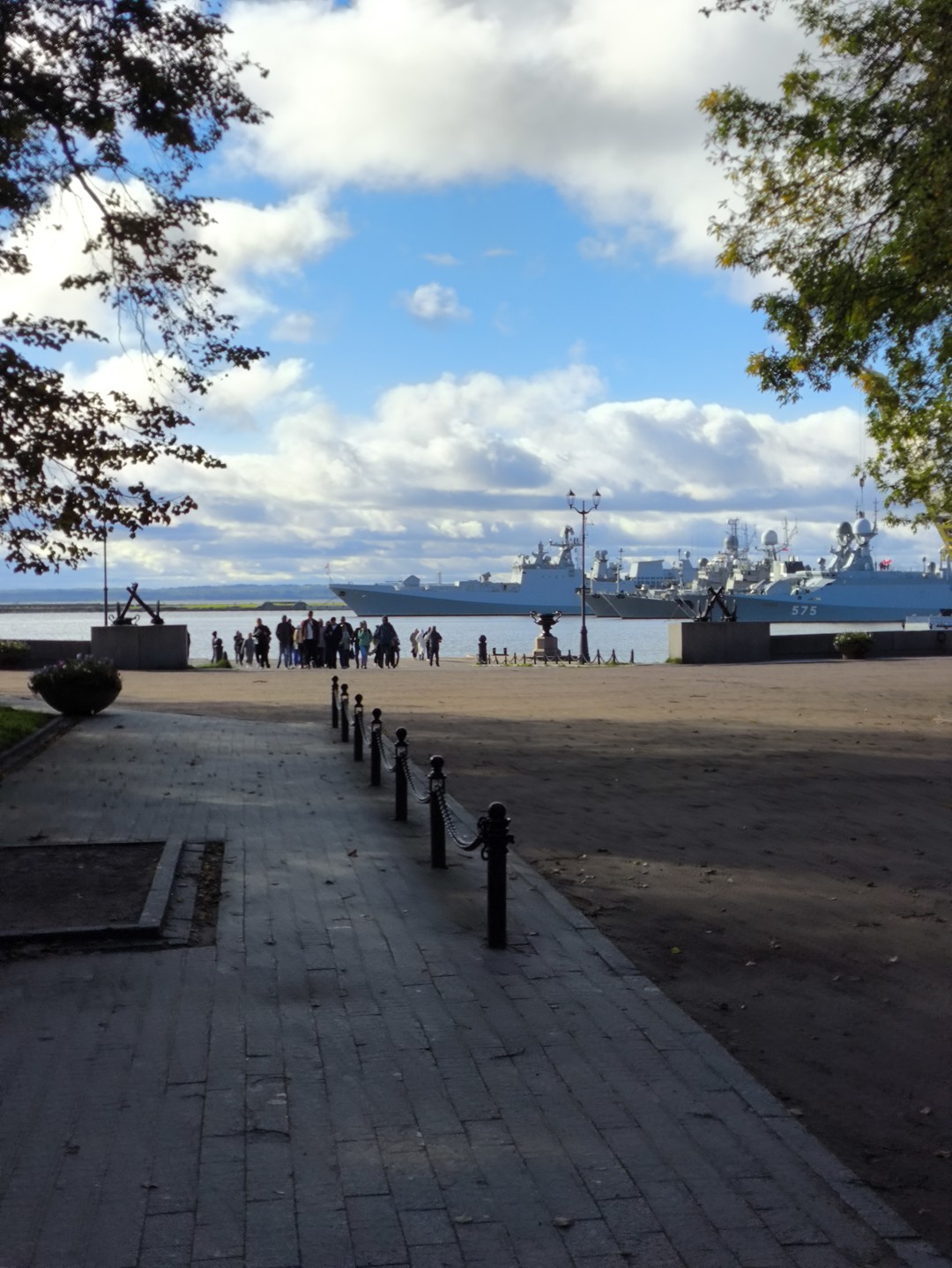 Автобусная экскурсия из Петербурга «Кронштадт - Петергоф» (Анна)
