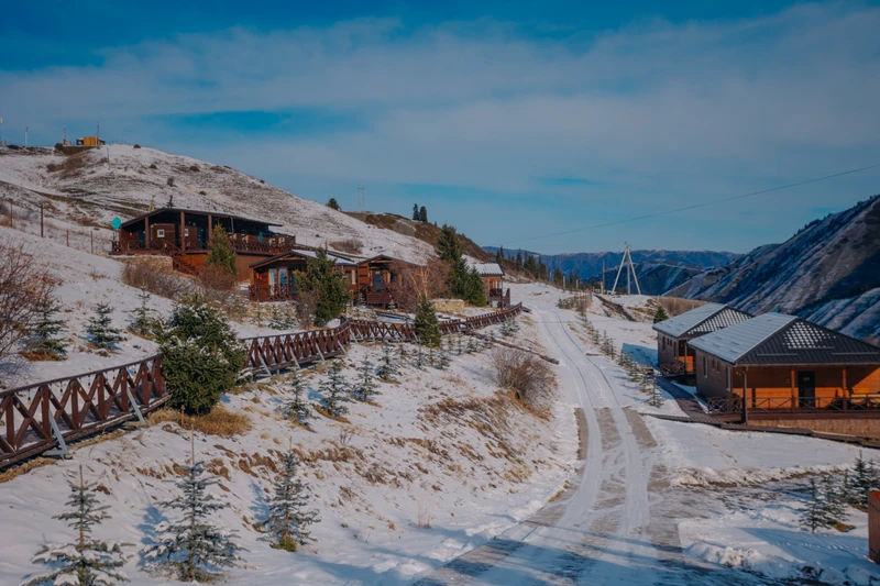 Трансфер в горы: аэропорт Алматы - Медео