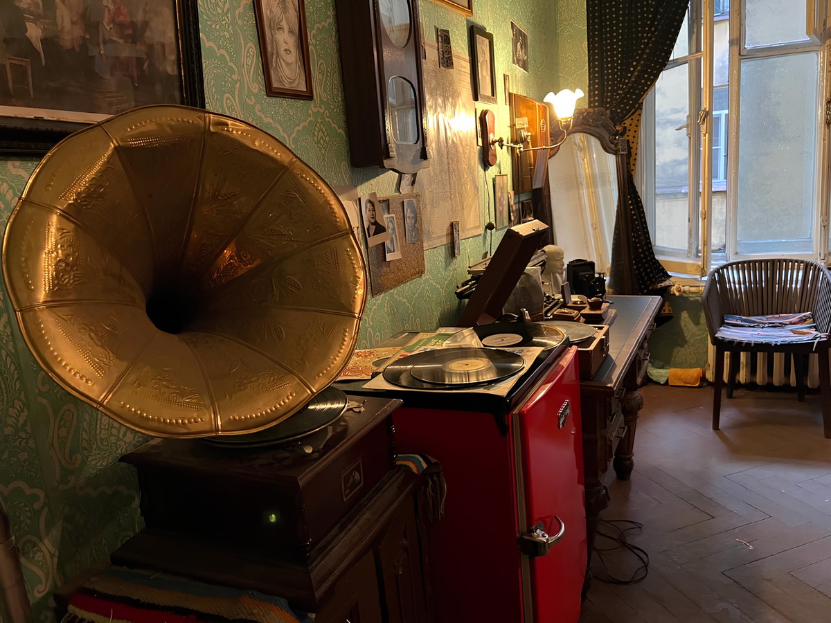 Крыша, дворы, парадные и коммуналка (14/19)